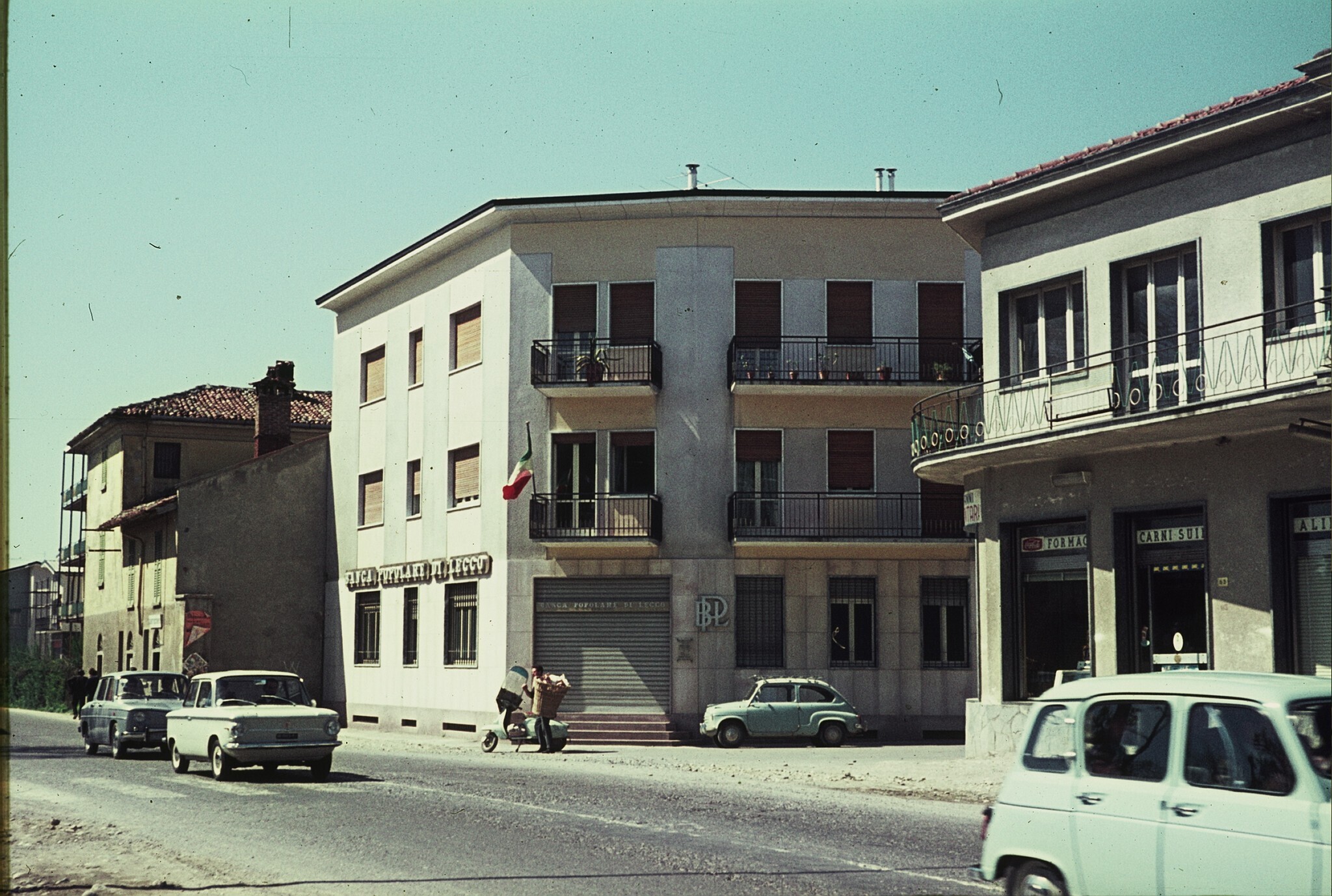 Lurago d\'Erba primavera 1963. Via Roma