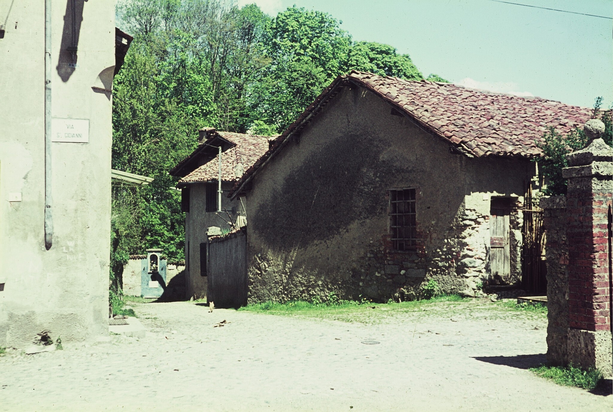 Lurago d\'Erba primavera 1963. Cappellina della Madonna della Cintura